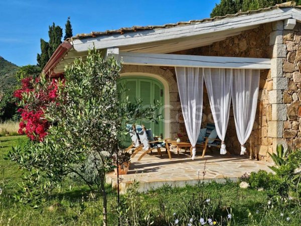 casa indipendente in vendita a San Teodoro(SS)