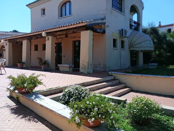 locale commerciale in vendita a San Teodoro(SS) in zona San Teodoro centro