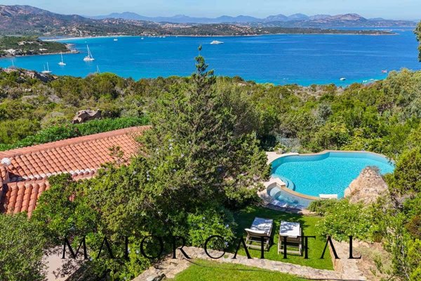 casa indipendente in vendita a San Teodoro(SS) in zona Monte Petrosu