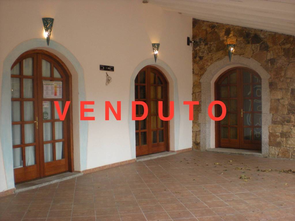 negozio in vendita a San Teodoro(SS) in zona La Cinta