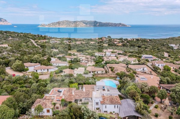 casa indipendente in vendita a San Teodoro(SS) in zona Monte Petrosu