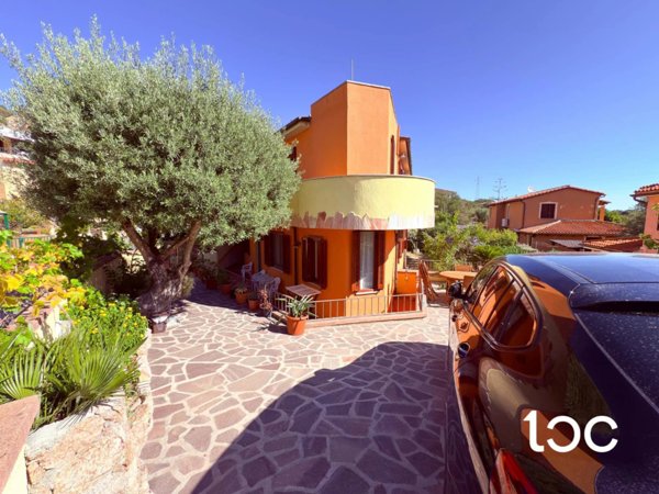 casa indipendente in vendita a San Teodoro(SS) in zona La Cinta