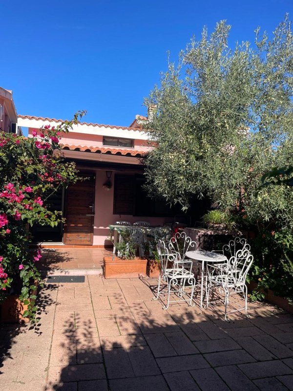 casa indipendente in vendita a San Teodoro(SS)