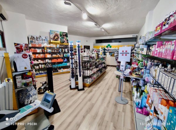 locale commerciale in vendita a San Teodoro(SS)