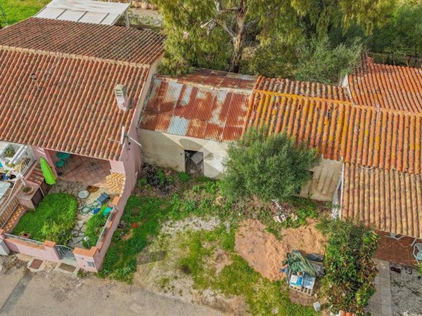 casa indipendente in vendita a San Teodoro(SS) in zona Lu Lioni