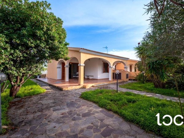 casa indipendente in vendita a San Teodoro(SS) in zona Suaredda / La Traversa