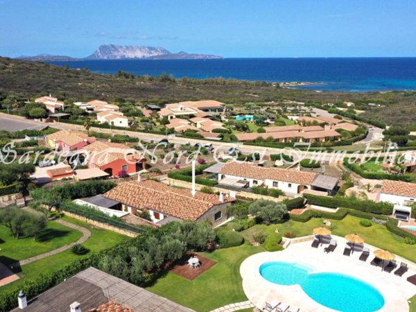 casa indipendente in vendita a San Teodoro(SS) in zona Costa Caddu