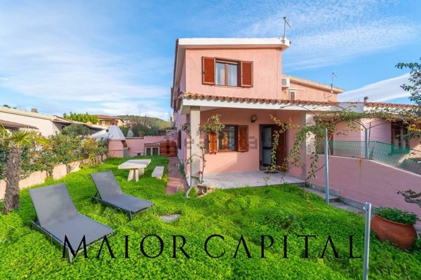 casa indipendente in vendita a San Teodoro(SS) in zona Lu Fraili