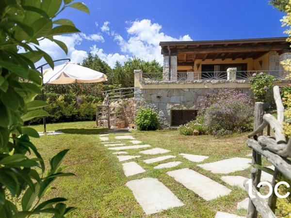 casa indipendente in vendita a San Teodoro(SS) in zona Monte Petrosu