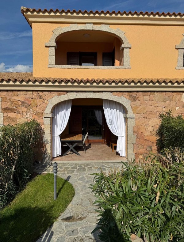 casa indipendente in vendita a San Teodoro(SS) in zona La Cinta