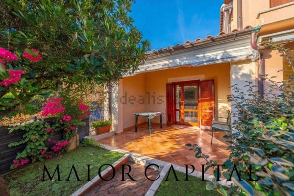 casa indipendente in vendita a San Teodoro(SS) in zona Lu Fraili