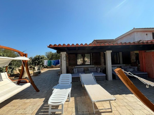 esavano in vendita a San Teodoro(SS)