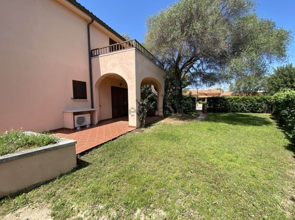 casa indipendente in vendita a San Teodoro(SS) in zona La Cinta