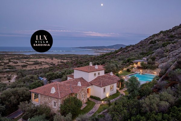 casa indipendente in vendita a San Teodoro(SS)