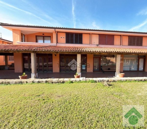 locale commerciale in vendita a San Teodoro(SS) in zona Capo Coda Cavallo