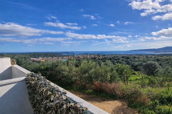casa indipendente in vendita a San Teodoro(SS) in zona Lu Fraili