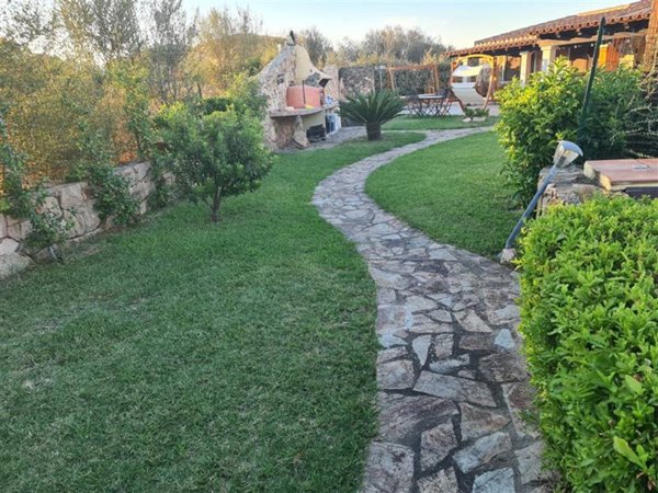 casa indipendente in vendita a San Teodoro(SS) in zona San Teodoro centro