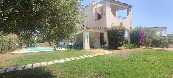 casa indipendente in vendita a San Teodoro(SS)