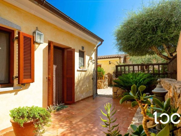 casa indipendente in vendita a San Teodoro(SS) in zona Lu Impostu