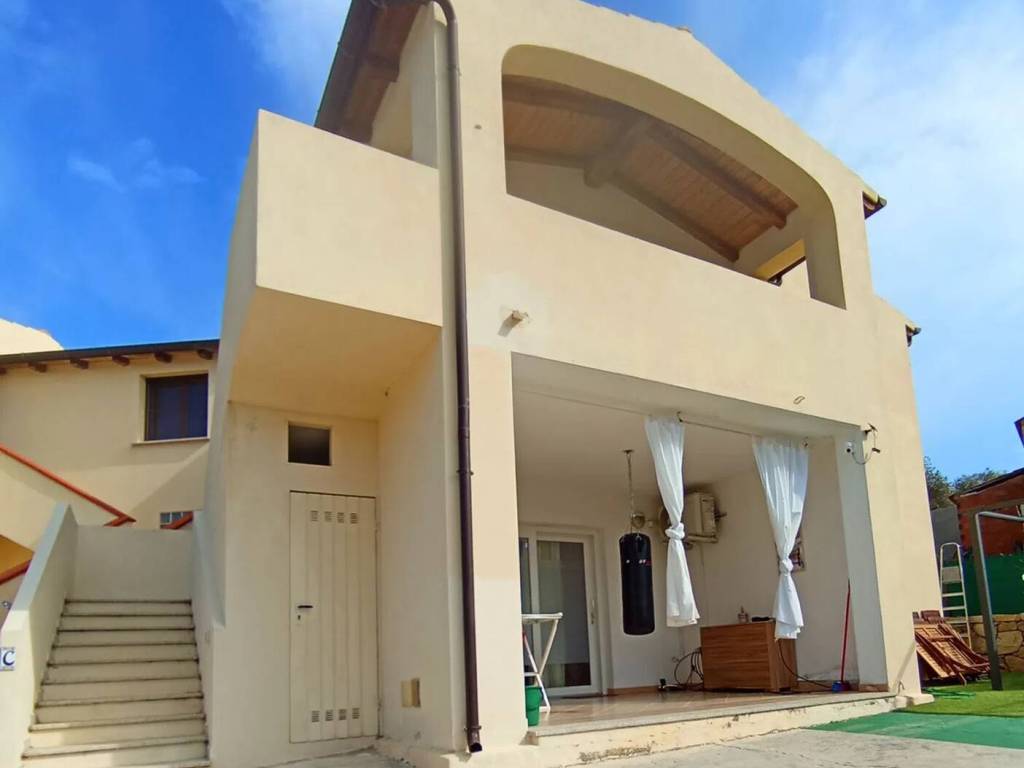 casa indipendente in vendita a San Teodoro(SS) in zona Nuragheddu