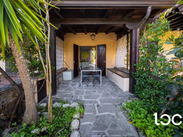 casa indipendente in vendita a San Teodoro(SS) in zona La Cinta