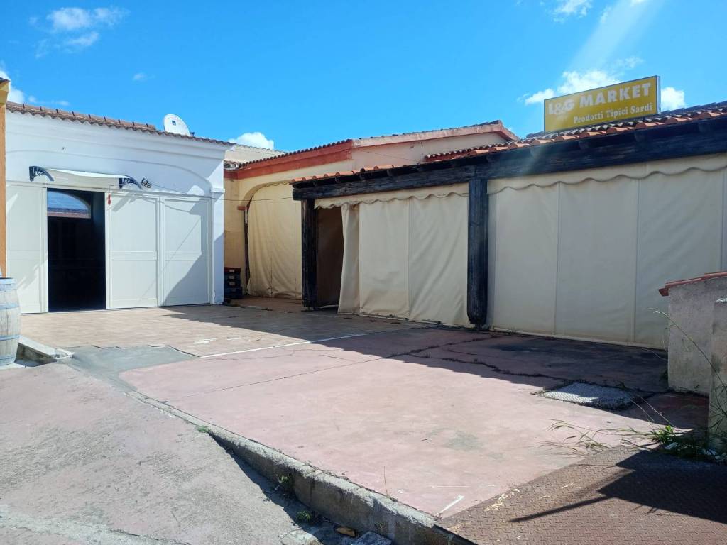 negozio in vendita a San Teodoro(SS) in zona Badualga / La Runcina