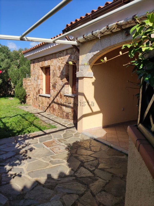 casa indipendente in vendita a San Teodoro(SS)