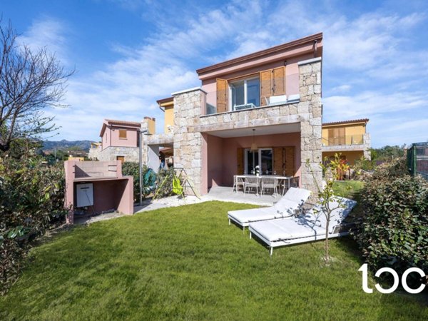 casa indipendente in vendita a San Teodoro(SS) in zona La Cinta