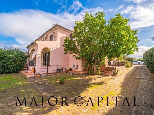 casa indipendente in vendita a San Teodoro(SS) in zona Monte Petrosu