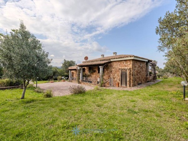 appartamento in vendita a San Teodoro(SS) in zona Lu Miriacheddu