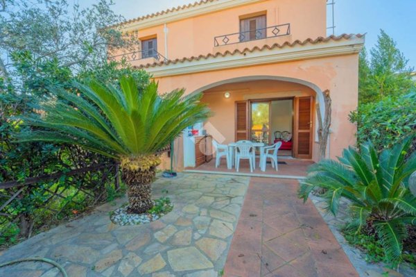 casa indipendente in vendita a San Teodoro(SS) in zona La Cinta