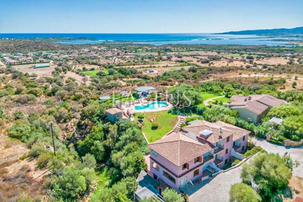 casa indipendente in vendita a San Teodoro(SS)