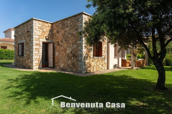 casa indipendente in vendita a San Teodoro(SS) in zona Monte Petrosu