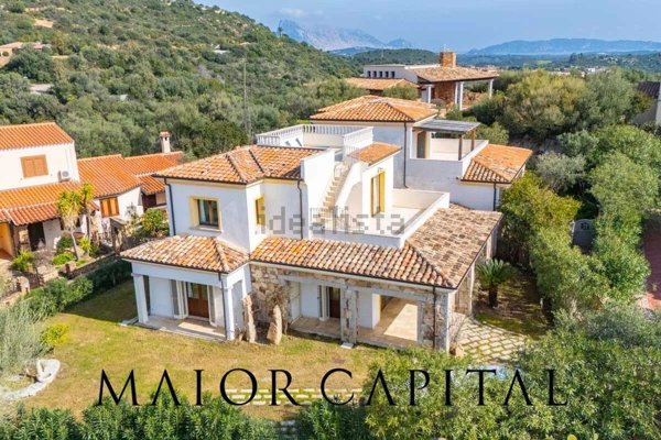 casa indipendente in vendita a San Teodoro(SS) in zona Lu Fraili