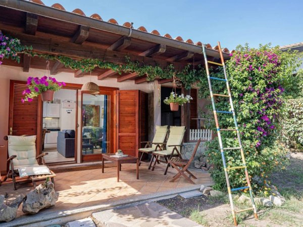 casa indipendente in vendita a San Teodoro(SS) in zona Monte Petrosu