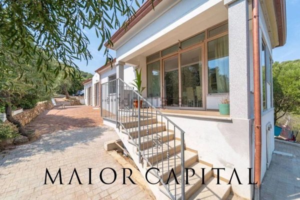 casa indipendente in vendita a San Teodoro(SS)