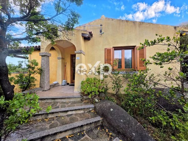casa indipendente in vendita a San Teodoro(SS)