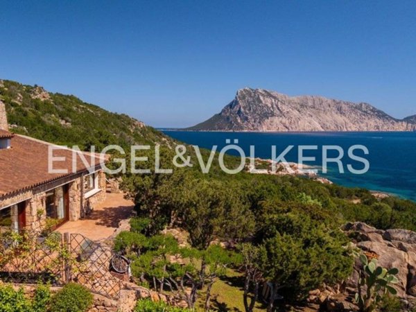 casa indipendente in vendita a San Teodoro(SS) in zona Monte Petrosu