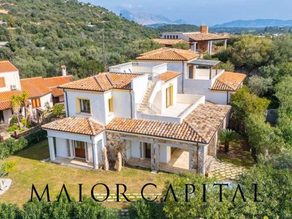 casa indipendente in vendita a San Teodoro(SS) in zona Lu Fraili