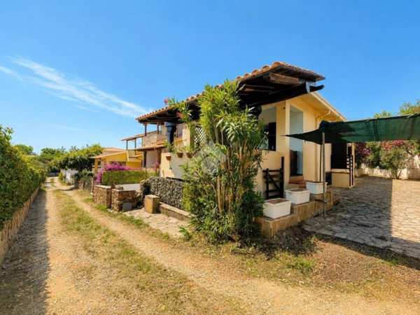 casa indipendente in vendita a San Teodoro(SS) in zona Monte Petrosu