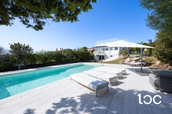 casa indipendente in vendita a San Teodoro(SS) in zona La Pipara