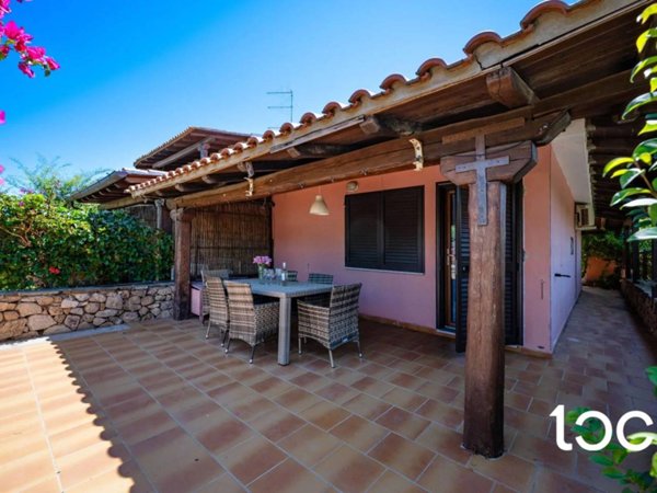 casa indipendente in vendita a San Teodoro(SS) in zona La Cinta