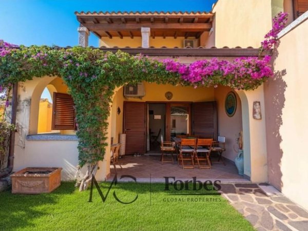 casa indipendente in vendita a San Teodoro(SS) in zona Buddittogliu Straulas