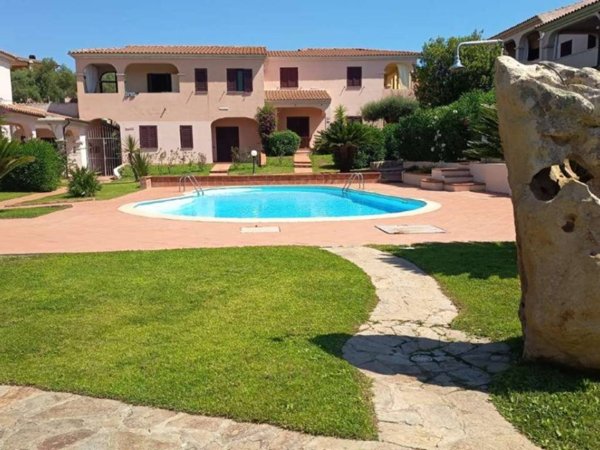 appartamento in vendita a San Teodoro(SS) in zona Monte Petrosu