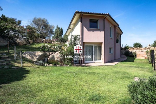 casa indipendente in vendita a San Teodoro(SS) in zona Suaredda / La Traversa