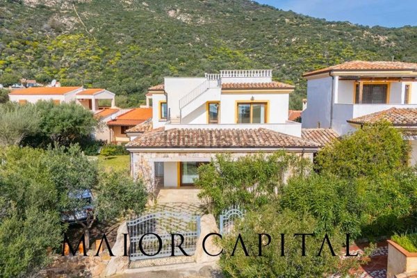 casa indipendente in vendita a San Teodoro(SS) in zona Lu Fraili