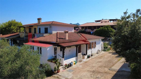 casa indipendente in vendita a San Teodoro(SS) in zona Monte Petrosu