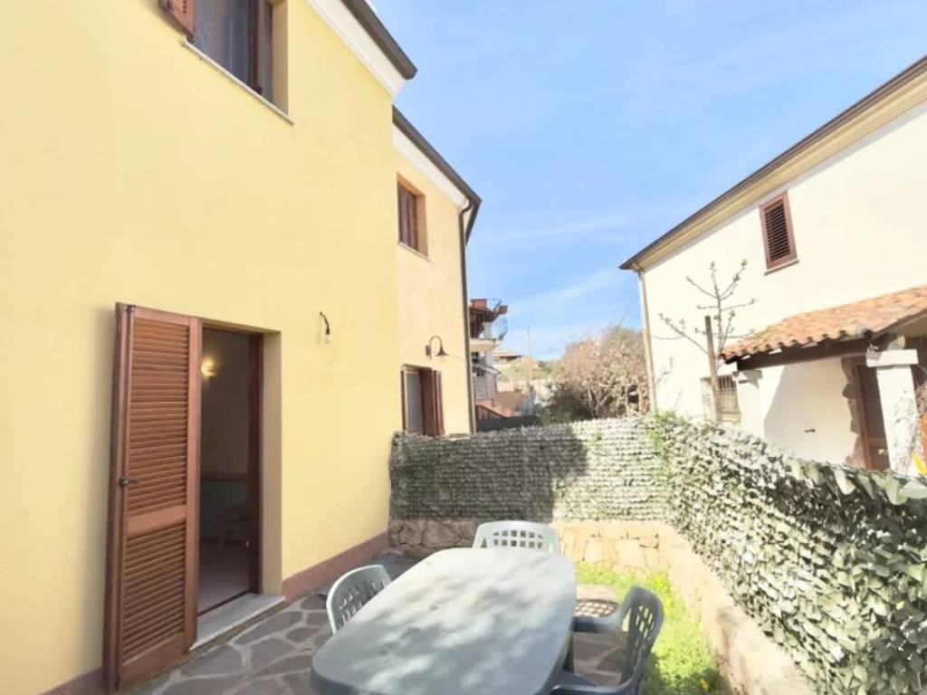 casa indipendente in vendita a San Teodoro(SS) in zona Badualga / La Runcina