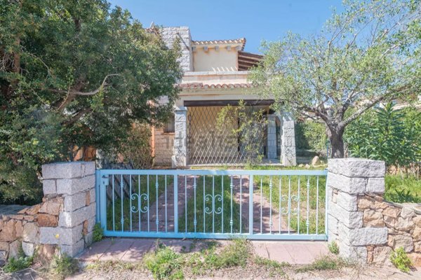 casa indipendente in vendita a San Teodoro(SS) in zona Lu Fraili