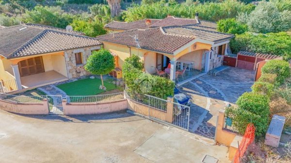 casa indipendente in vendita a San Teodoro(SS) in zona Buddittogliu Straulas
